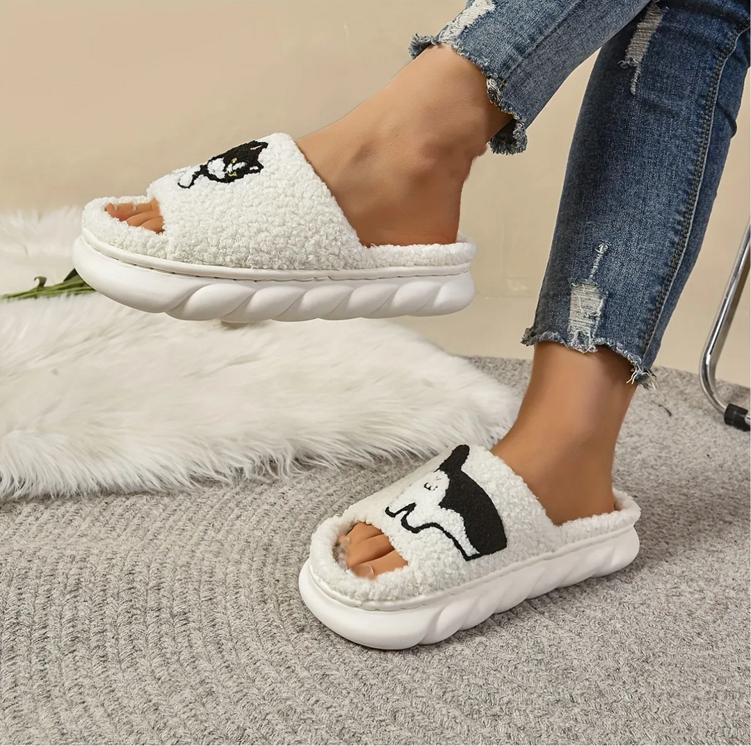 Elizabeth´s Cat Slippers