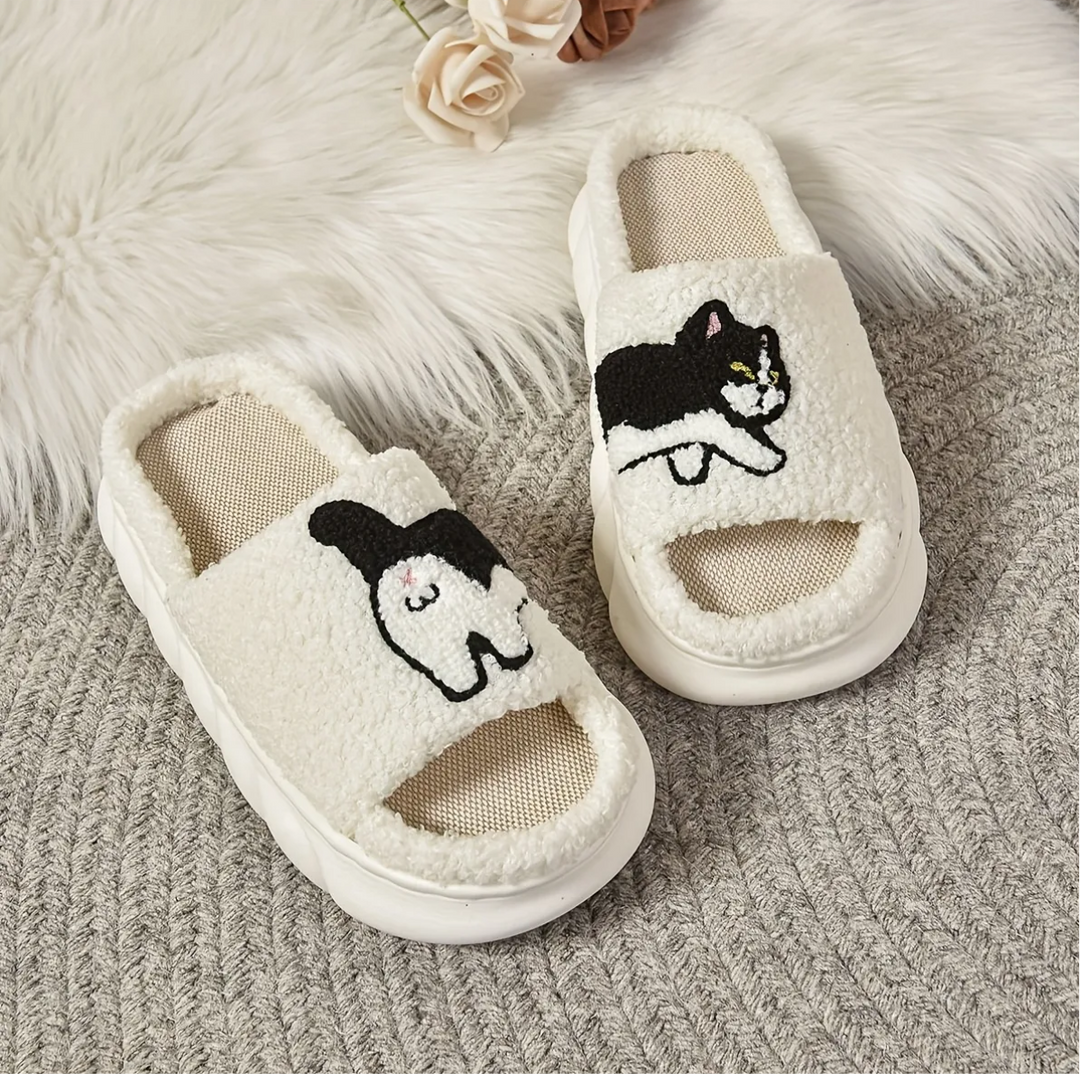 Elizabeth´s Cat Slippers