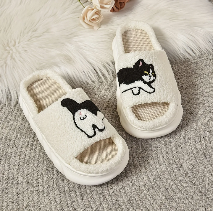 Elizabeth´s Cat Slippers